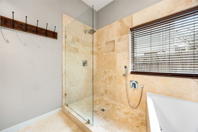 Building Photo - 5122 Prairie Creek Dr