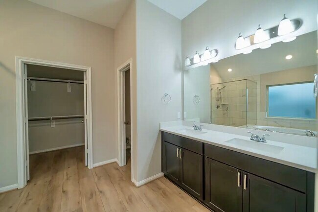 Building Photo - 31231 Balsam Hawk Ln