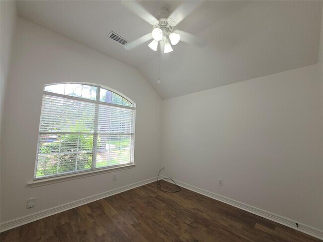 Building Photo - 126 S Millport Cir