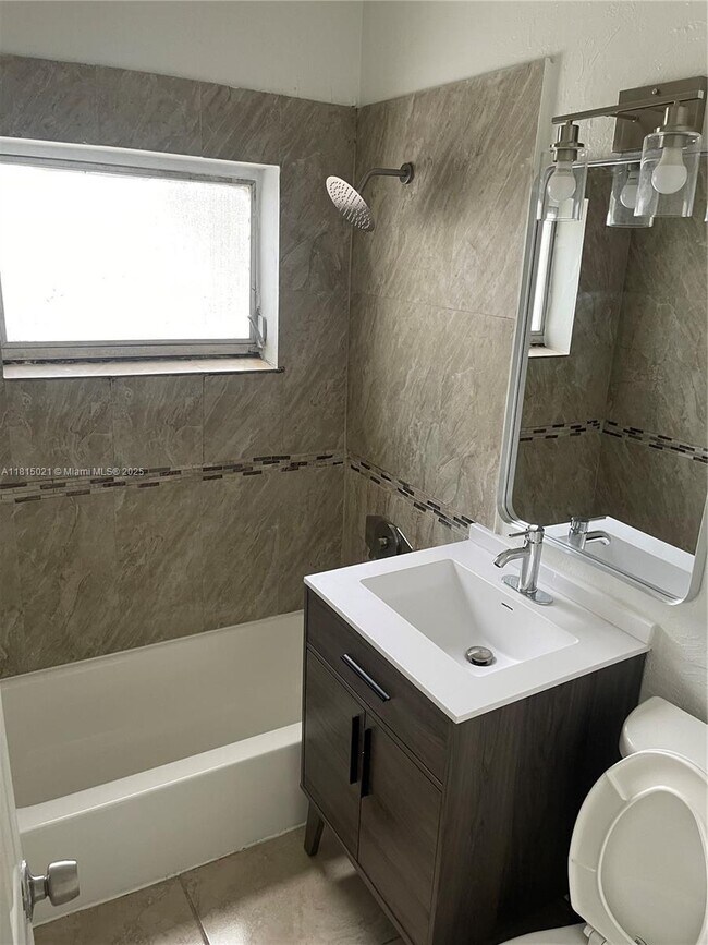 Building Photo - 2 bedroom in North Miami Beach FL 33160