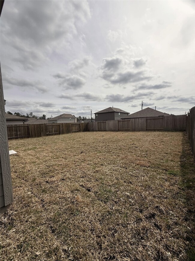 Building Photo - 25670 Roy Rogers Rd