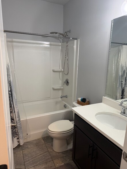 Building Photo - 4762 Sampson Ct.