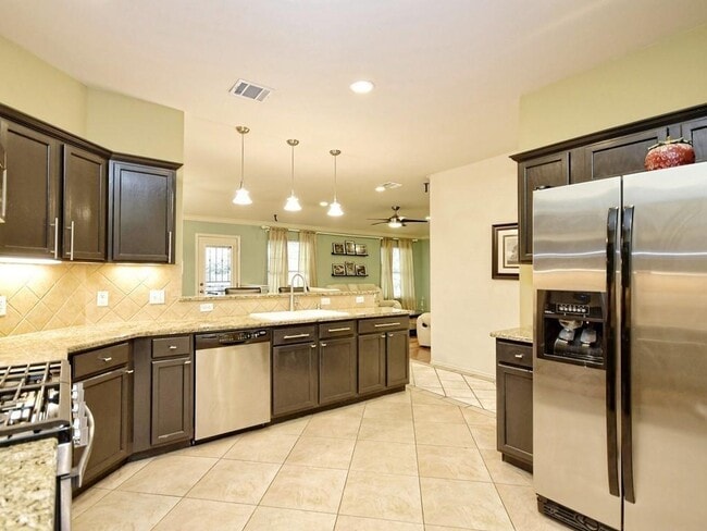 Building Photo - 1110 Fossil Cove