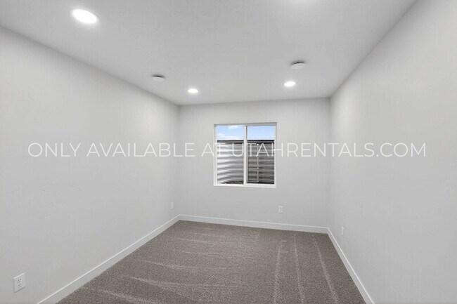 Building Photo - 626 W 1330 S