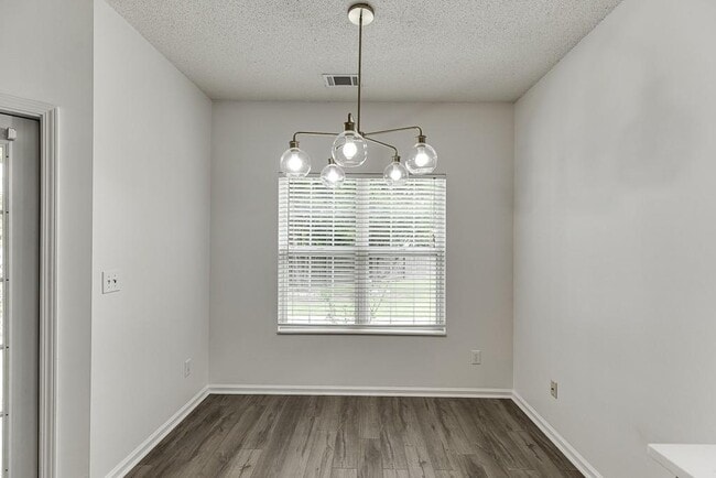 Building Photo - 2464 Laurelfield Dr