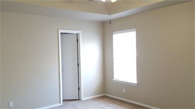 Building Photo - 3-Bed 2-Bath Home in Claremore!