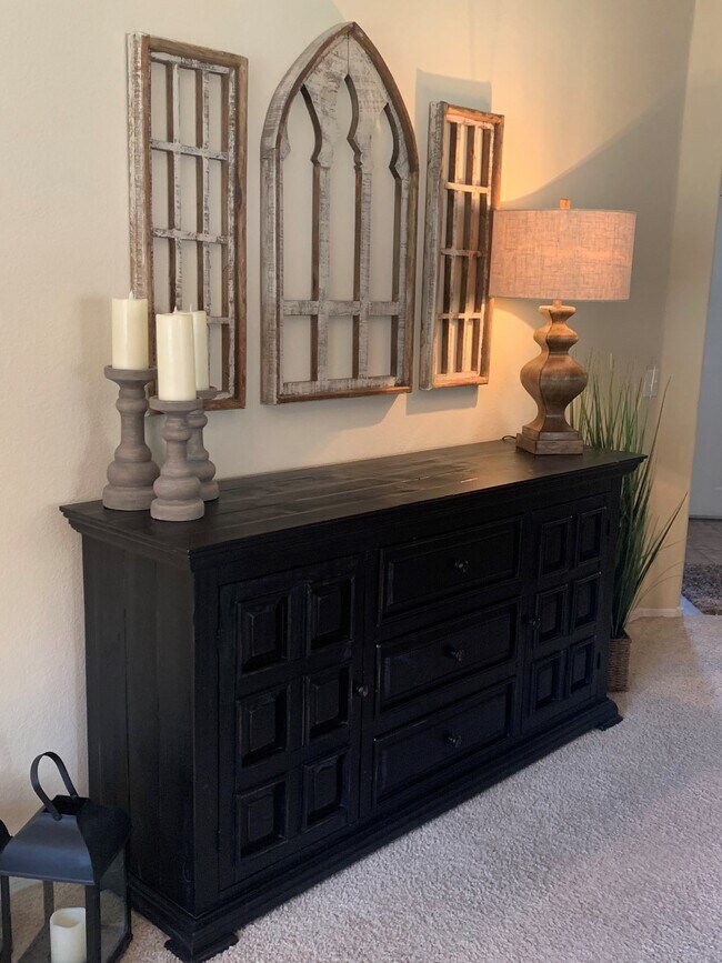 Primary Photo - 15050 N Thompson Peak Pky