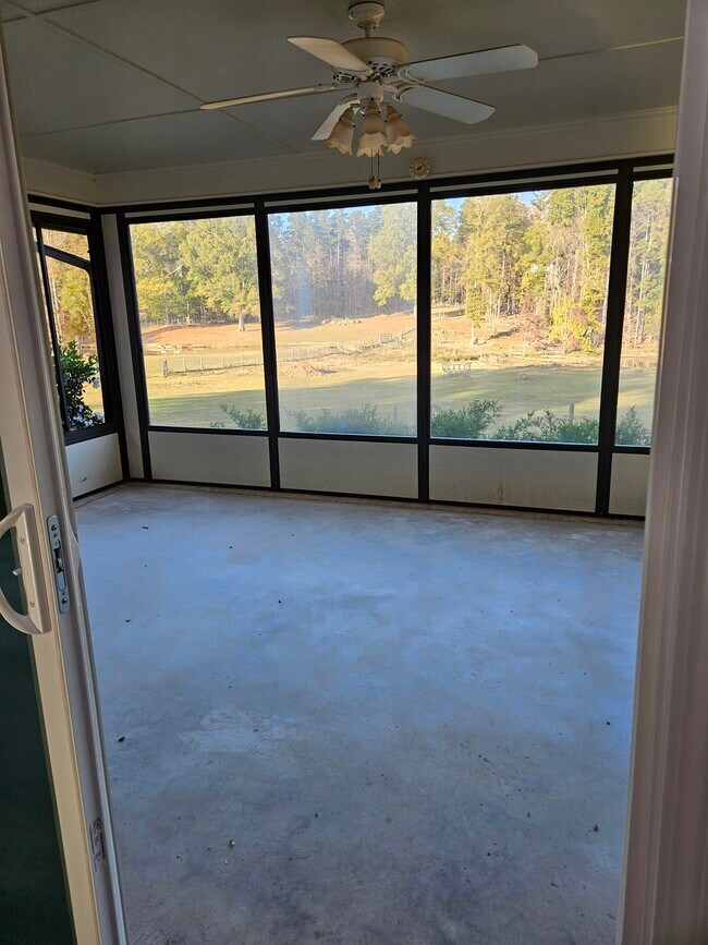Three Seasons porch - 9614 Heritage Ln