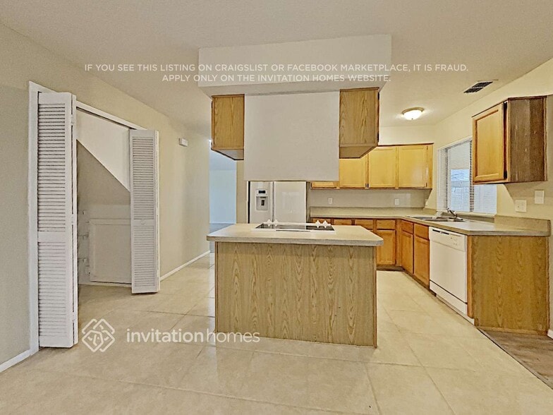 Building Photo - 1009 Brielle Ave