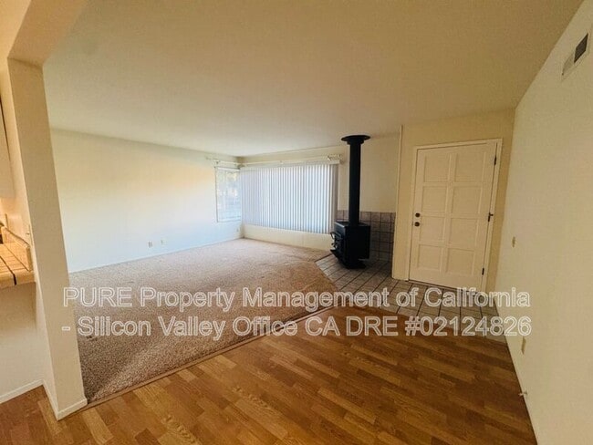 Building Photo - 115 Western Ct