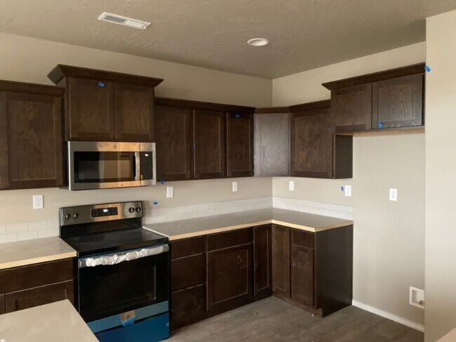 Building Photo - 5779 W Rockingham Dr