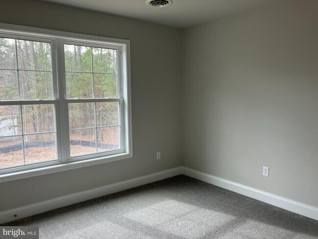 Building Photo - 5810 Clam Cove