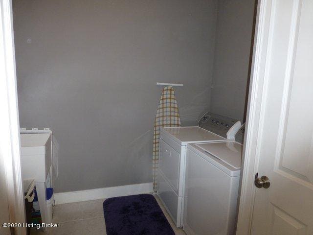 Building Photo - 9500-9102 Delphinium St