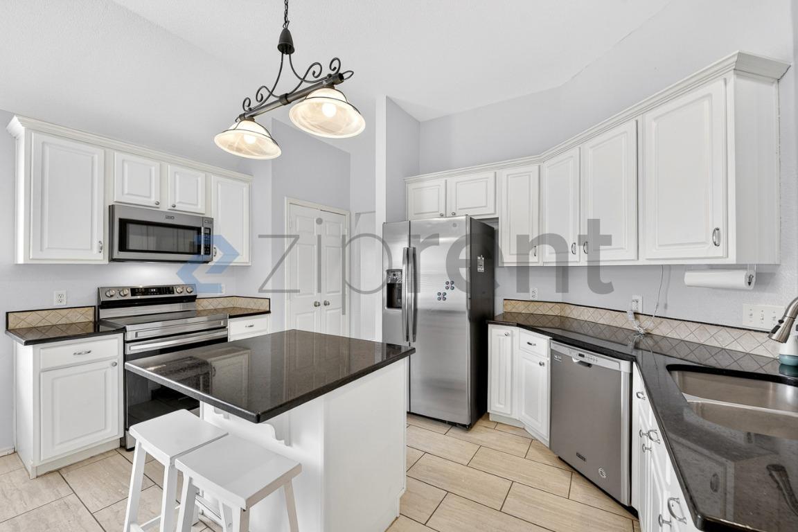 Building Photo - 5802 Edinburg Dr