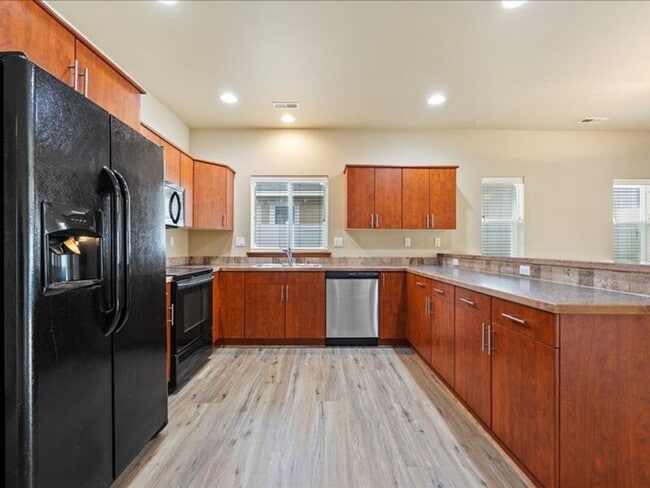 Building Photo - 540 Fort St