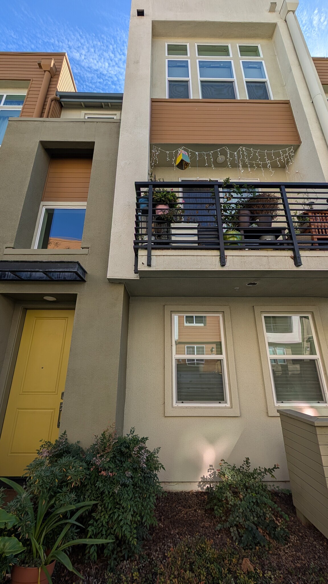 Building Photo - 3328 Flash Cmn