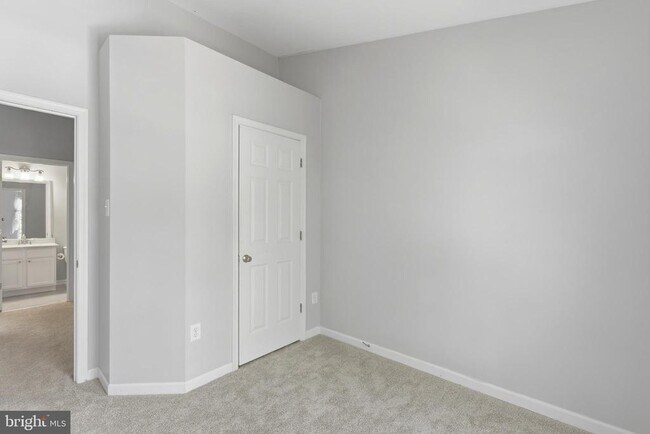 Building Photo - 2169 Sewanee Dr