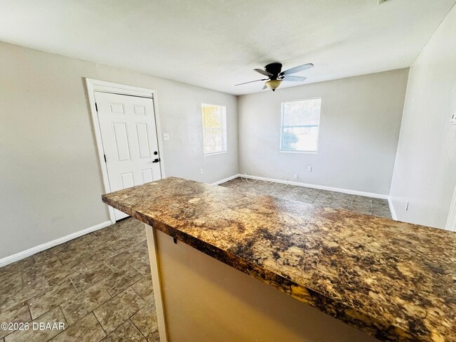 Building Photo - 391 S Halifax Dr