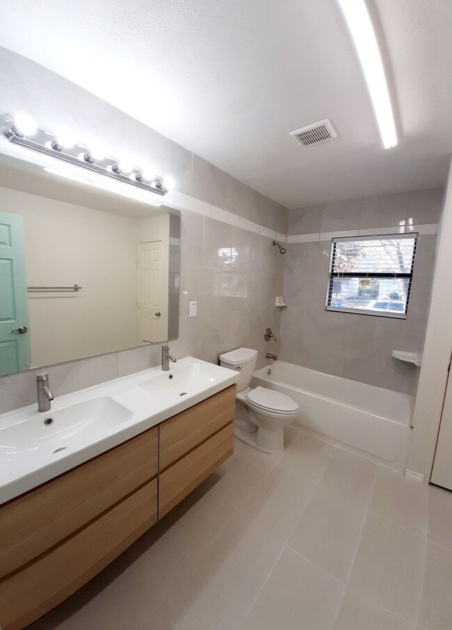 Building Photo - Quaint 3 bedroom, 1.5 bath in Euless