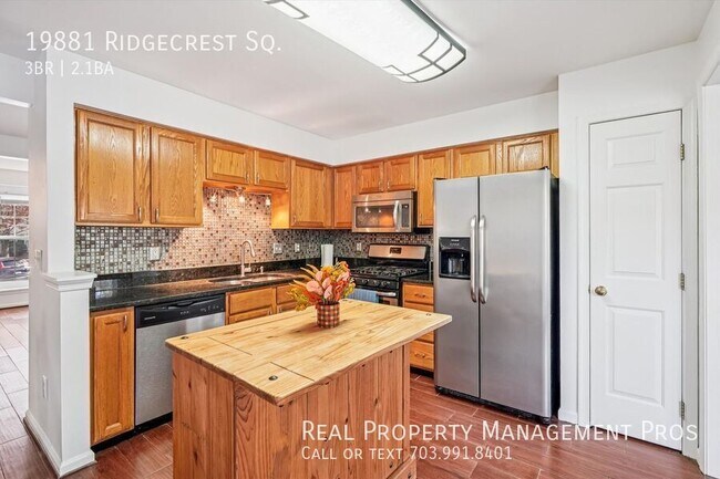 Building Photo - 19881 Ridgecrest Square