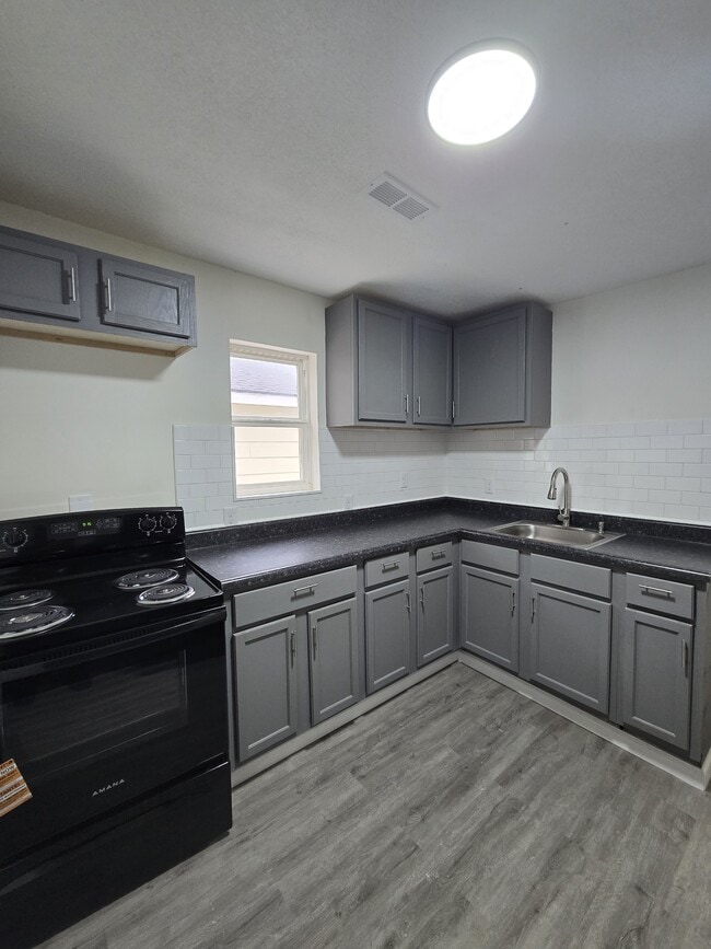 Building Photo - 1029 N New York Ave