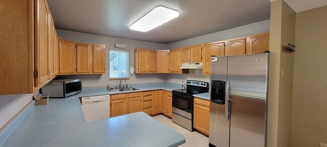 Building Photo - 3 bedroom 2 bath home