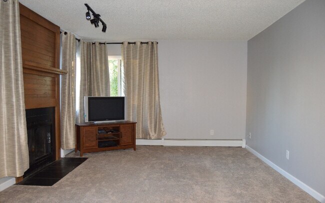 Primary Photo - 1655 Sitka St