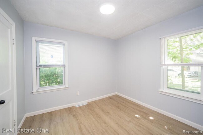 Building Photo - 22675 Santa Maria St