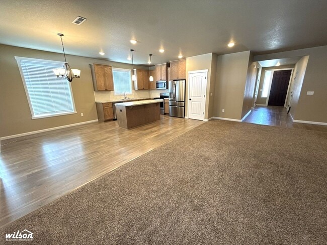 Building Photo - Modern 3-Bed Moxee Home with Huge Fenced Yard & Covered Patio
