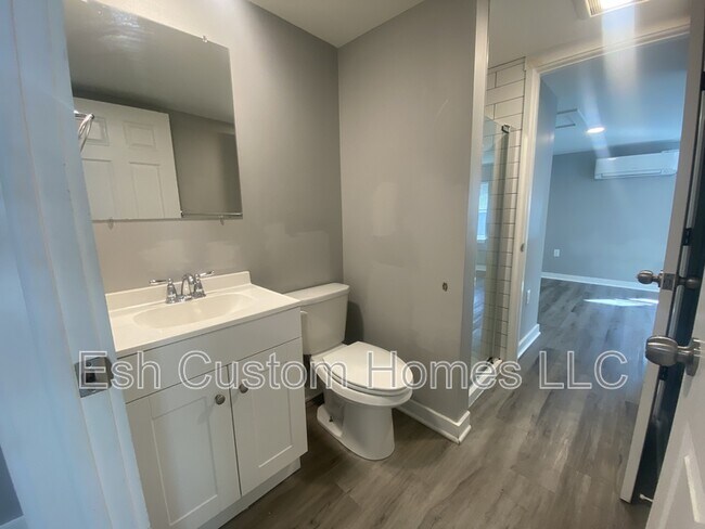 Primary Photo - 218 W King St