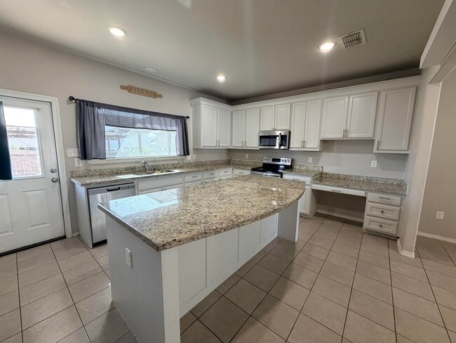 Building Photo - 11134 Palmillas Loop