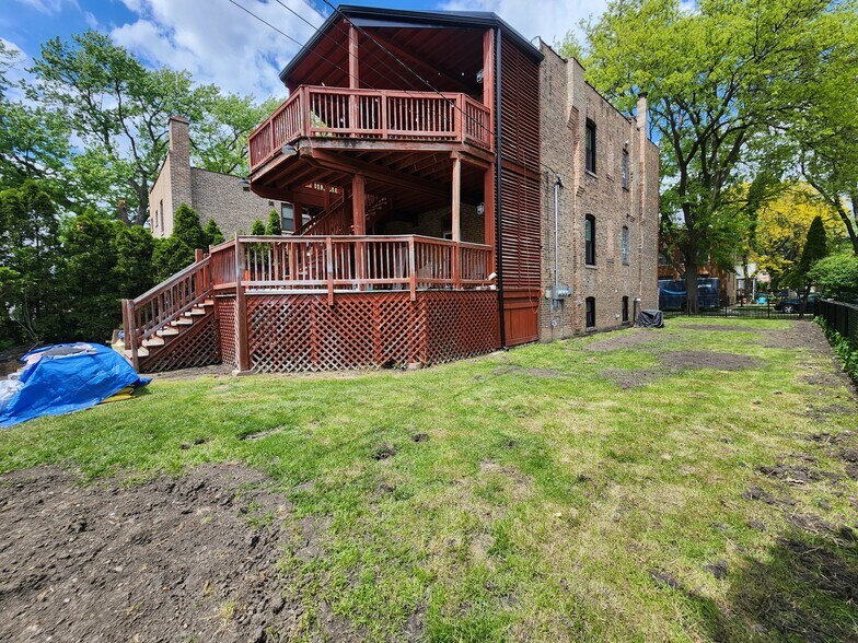 Building Photo - 5453 W Giddings St