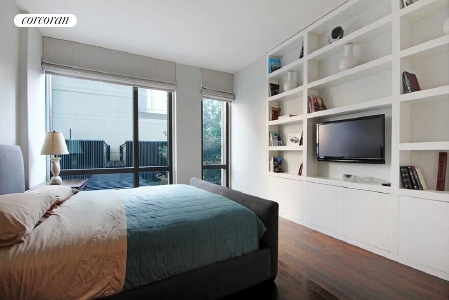 Building Photo - 101 Warren St