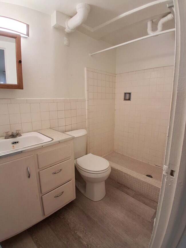 Building Photo - 775 E 820 N