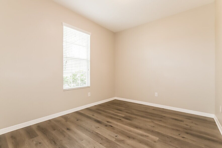Building Photo - 511 Stone Briar Dr