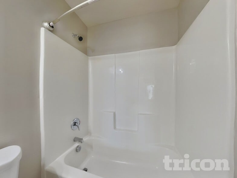 Building Photo - 325 Emilies Crossing Way