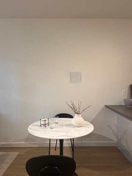 Building Photo - 329 Pacific Ave