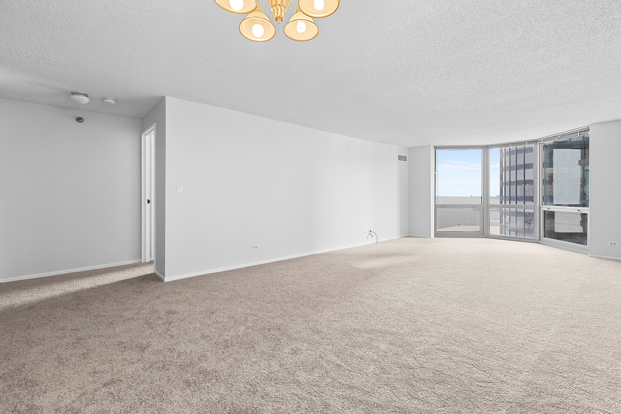 Building Photo - 195 N Harbor Dr
