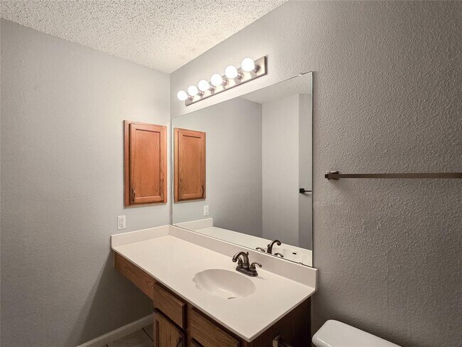 Building Photo - 1318 Chalk Ln