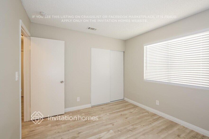 Building Photo - 4041 Hazelridge Dr