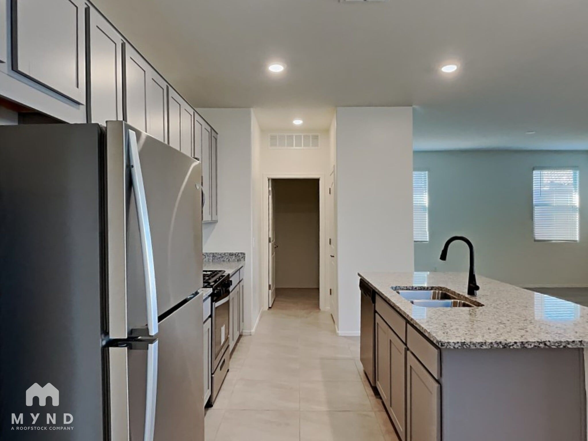 Building Photo - 7966 S Golden Bell Dr