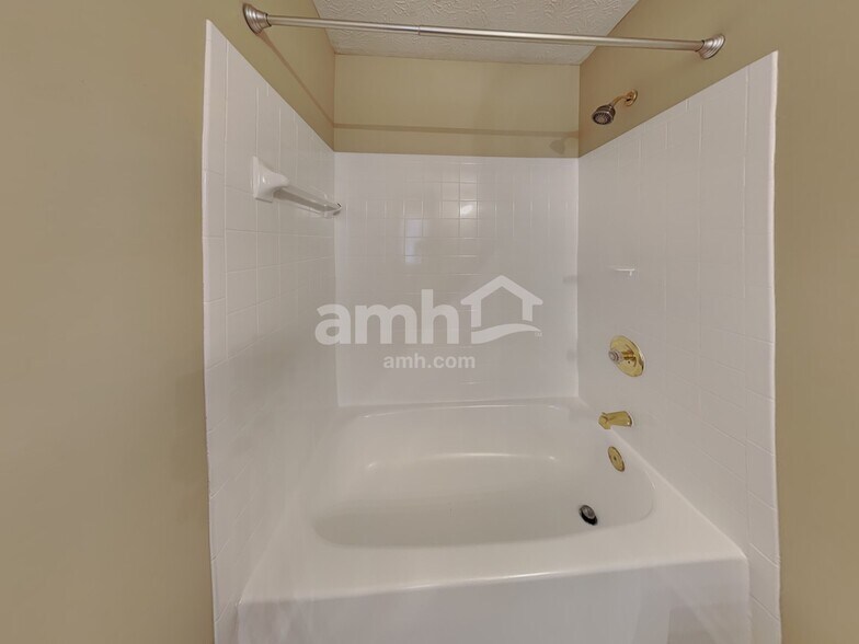 Building Photo - 4741 Common View Cir