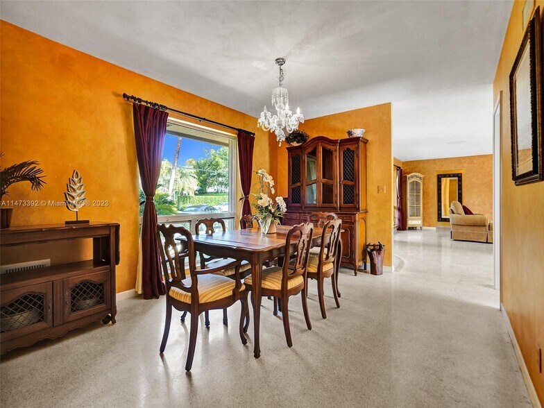 Building Photo - 2460 Del Lago Dr