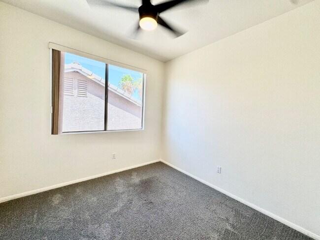 Building Photo - Spacious 4BD/3BA NLV Home with Downstairs ...