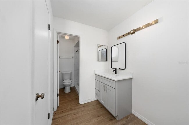 Building Photo - 126 Dahlia Village Cir