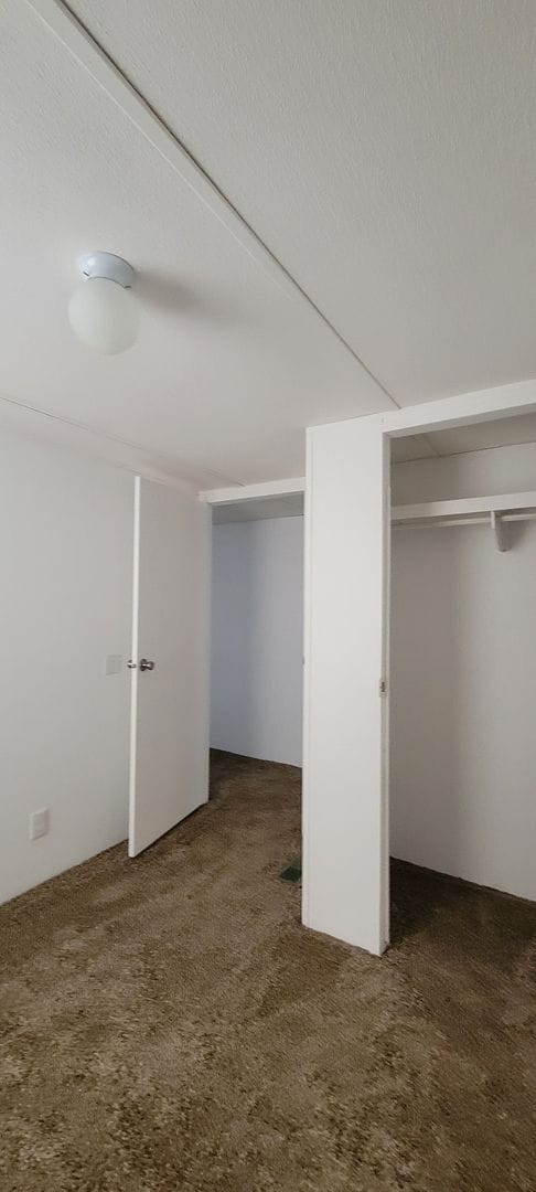 Building Photo - Ready to Move in