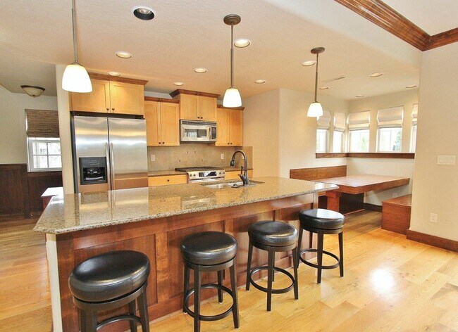 Building Photo - Patio Home in Downtown Eagle!