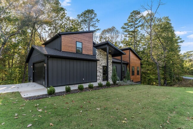 Building Photo - Brand New Bella Vista Beauty!