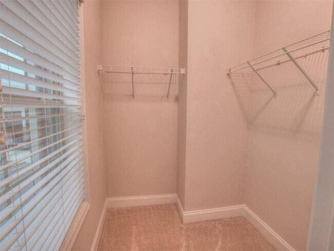 Building Photo - 2415 Tenor Ln