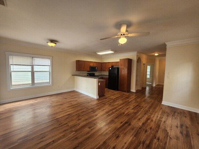 Building Photo - 130 Artisan Pl